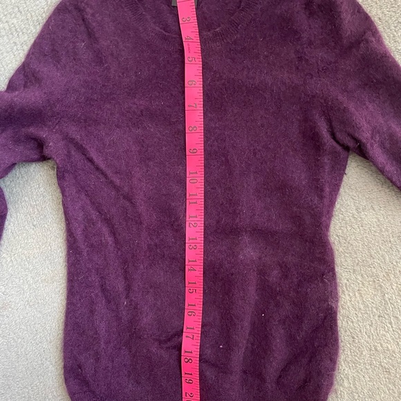 Lord and Taylor 100% cashmere eggplant colour sweater - Picture 4 of 5